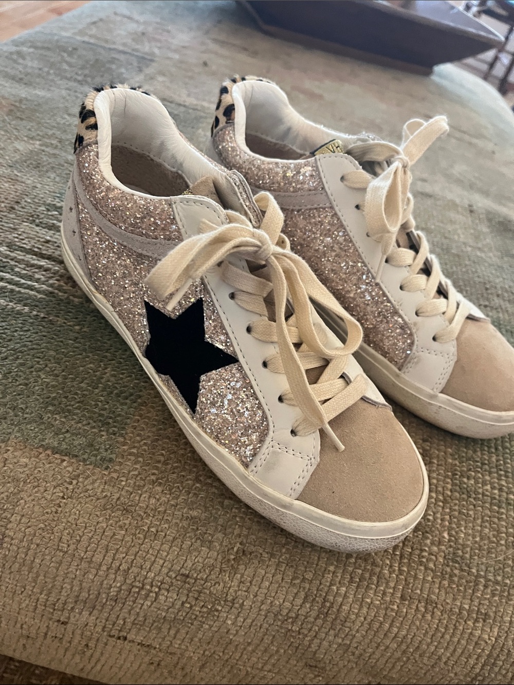 Women’s Glitter Star Lace-Up Sneakers in Beige and Black